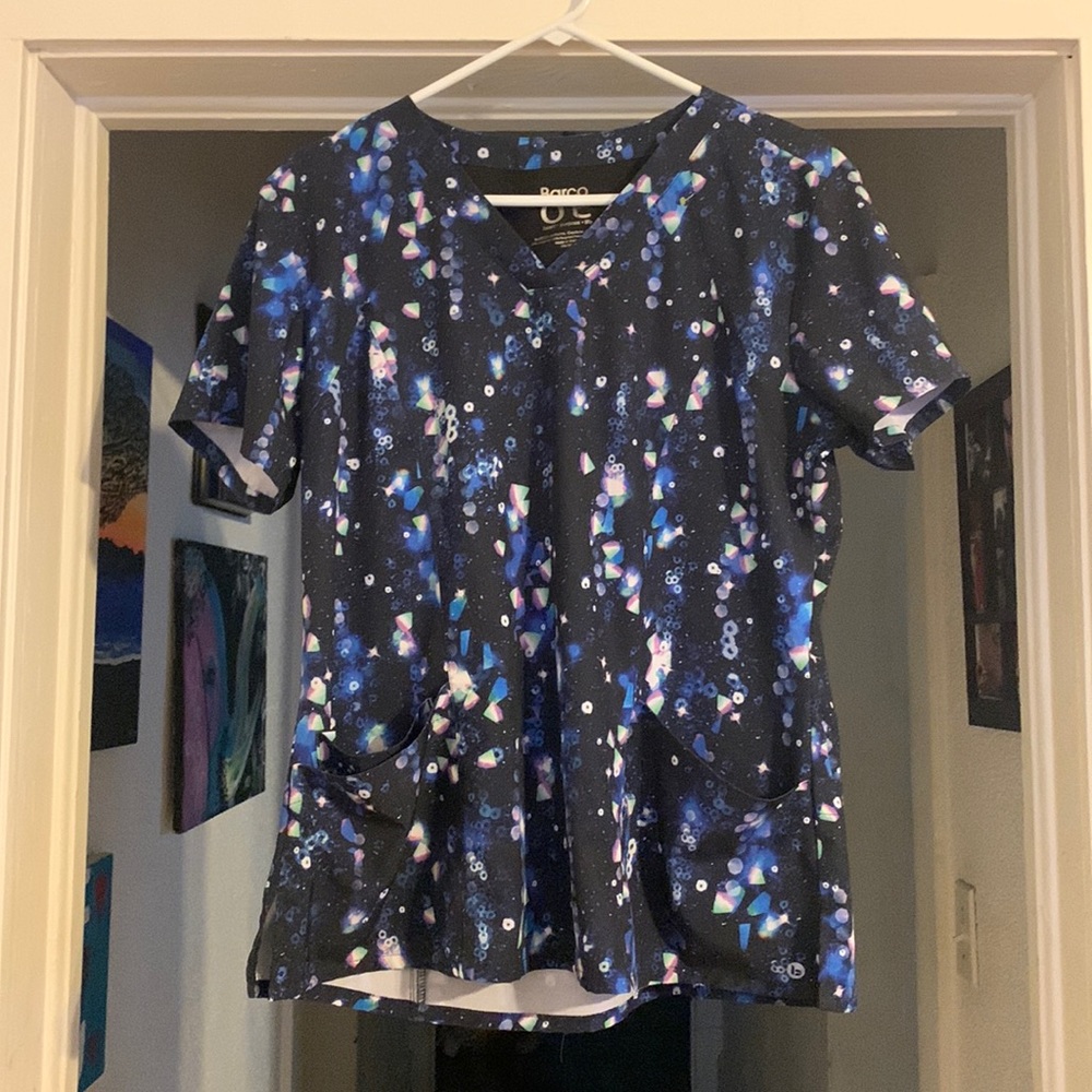 Printed scrub top